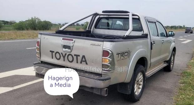 Toyota Hilux 2007 Silver