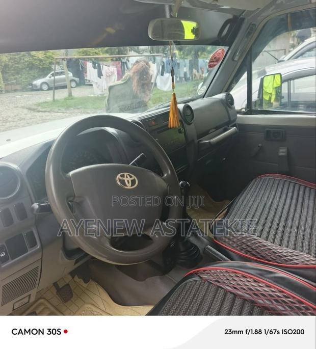 Toyota Land Cruiser 2013 White