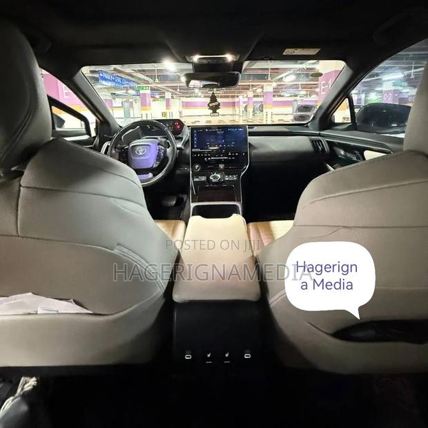 Toyota Corolla Cross Hybrid 2023 White