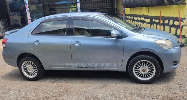 Toyota Yaris 2010 Blue
