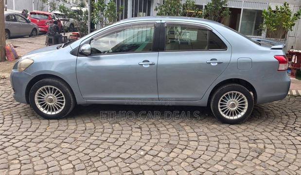 Toyota Yaris 2010 Blue