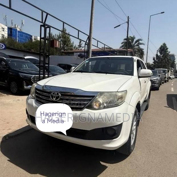 Toyota Fortuner 2012 White