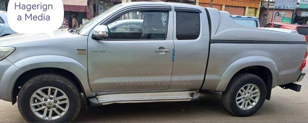Toyota Hilux 2015 Silver
