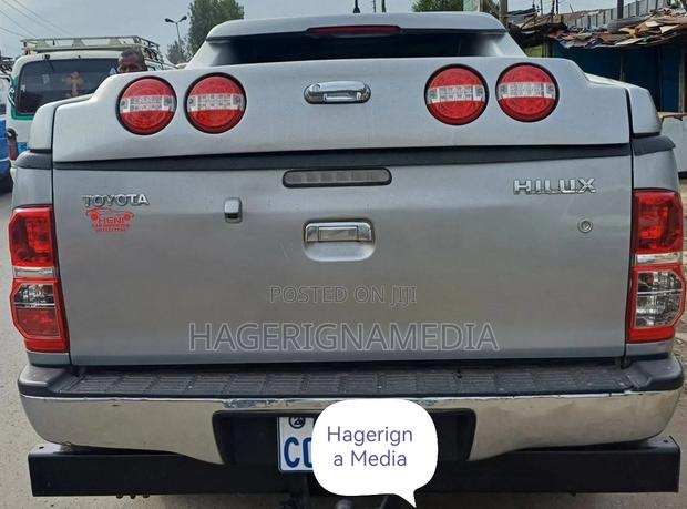 Toyota Hilux 2015 Silver