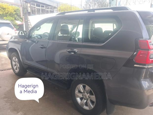 Toyota Land Cruiser Prado 2019 Gray