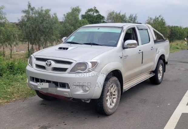Toyota Hilux 2007 Silver