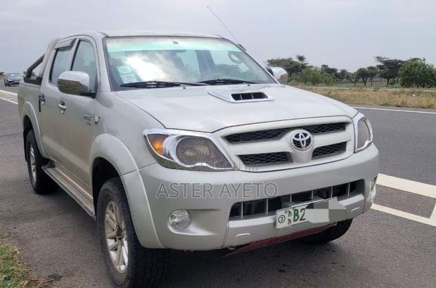 Toyota Hilux 2007 Silver