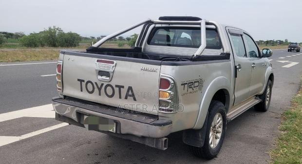 Toyota Hilux 2007 Silver