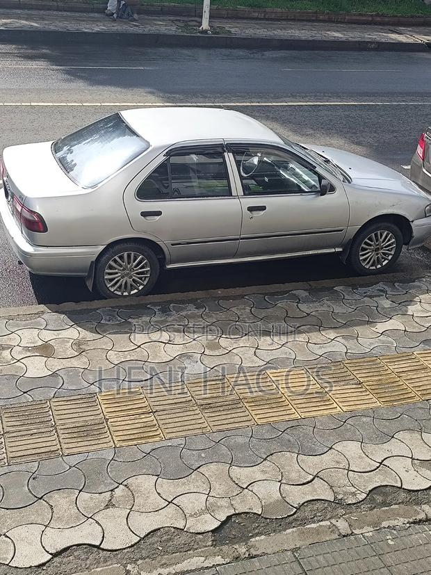 Nissan Sunny 1998 Gray