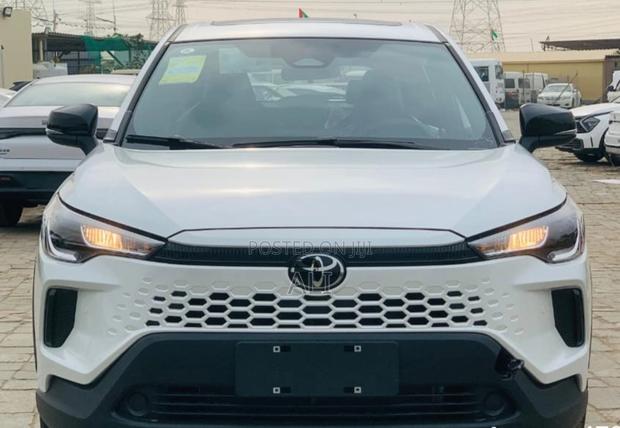 New Toyota Corolla Cross Hybrid 2025 Off white