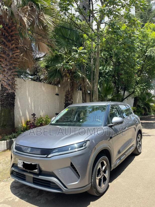 BYD Yuan Up 2025 Silver