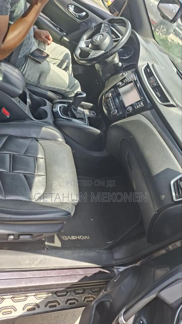 Nissan Qashqai 2018 Burgundy