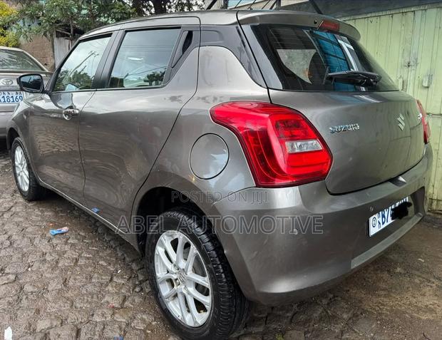 Suzuki Swift 2020 Gray