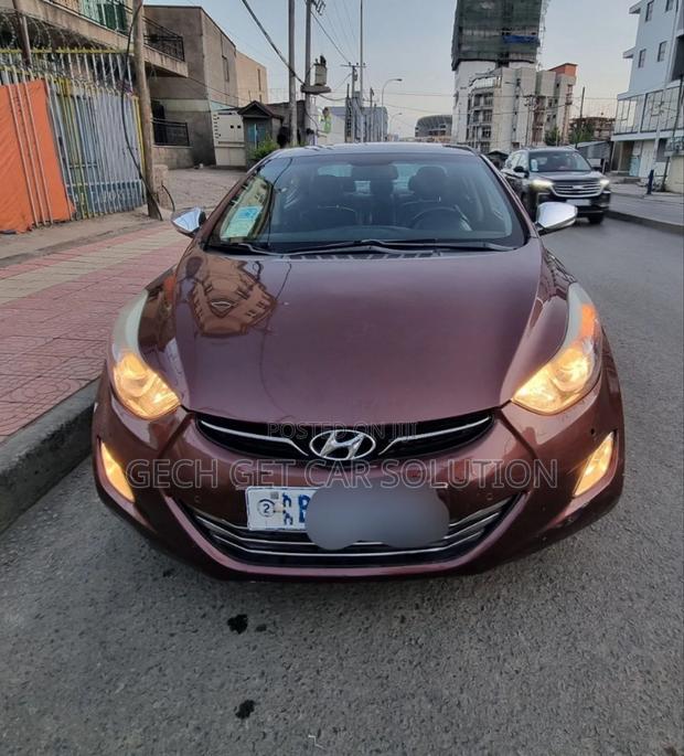 Hyundai Avante 2013 Burgundy