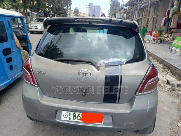 Toyota Yaris 2007 Gray