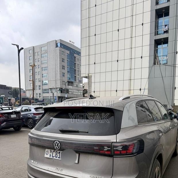 Volkswagen ID.6 2024 Gray