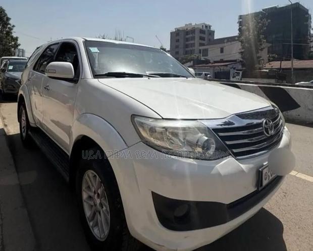Toyota Fortuner 2012 White