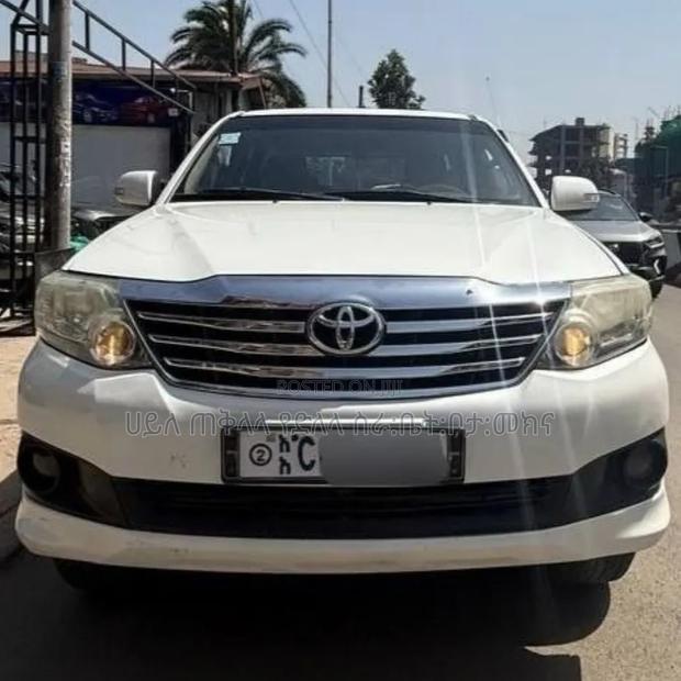 Toyota Fortuner 2012 White