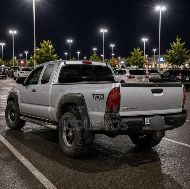 Toyota Tacoma 2008 White