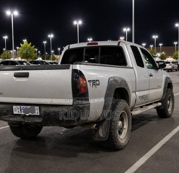 Toyota Tacoma 2008 White
