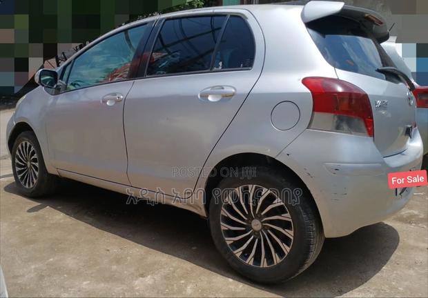 Toyota Yaris 2010 Silver