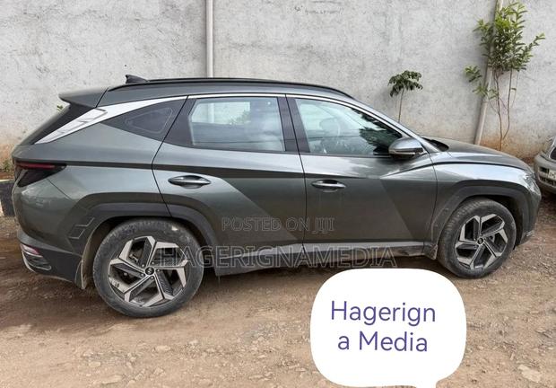 Hyundai Tucson 2023 Gray