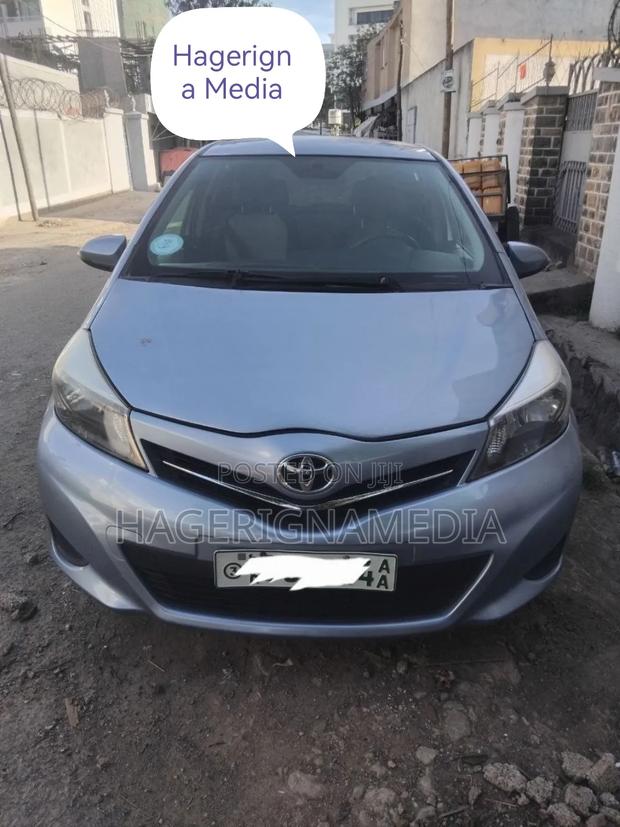 Toyota Yaris 2012 Blue