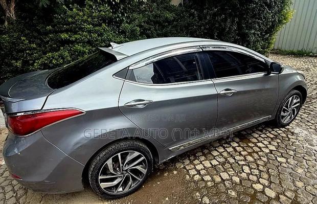 Hyundai Avante 2013