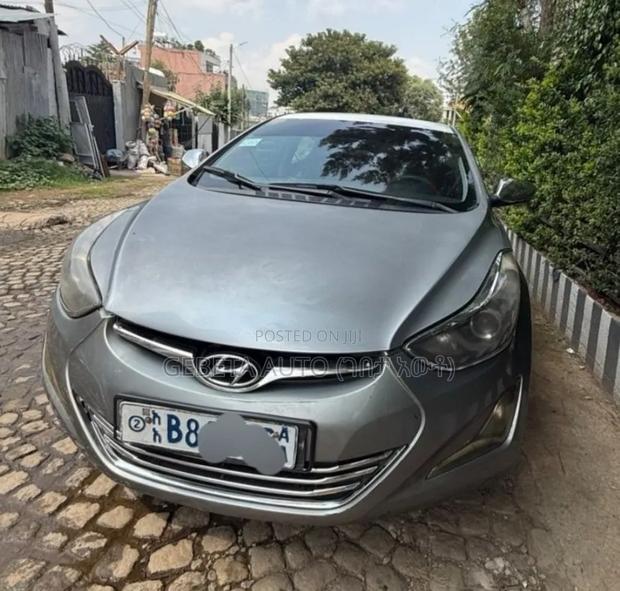 Hyundai Avante 2013