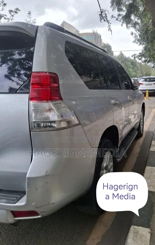 Toyota Land Cruiser Prado 2012 Silver
