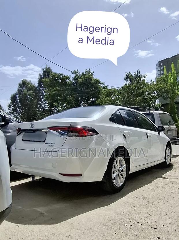 Toyota Corolla 2022 White