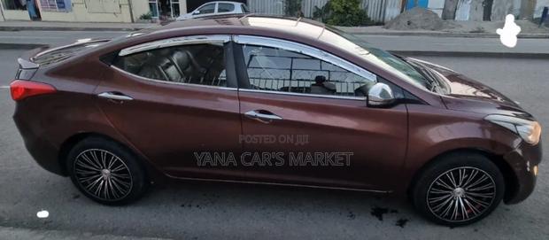 Hyundai Avante 2013