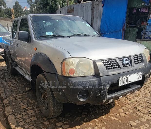 Nissan Pick-Up 2007 Silver