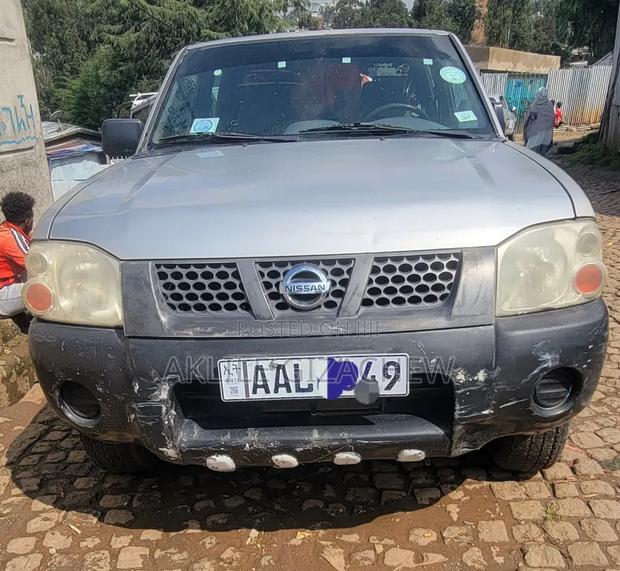 Nissan Pick-Up 2007 Silver
