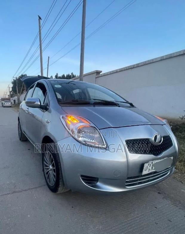 Toyota Yaris 2007 Gray