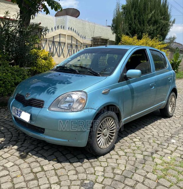 Toyota Vitz 2001