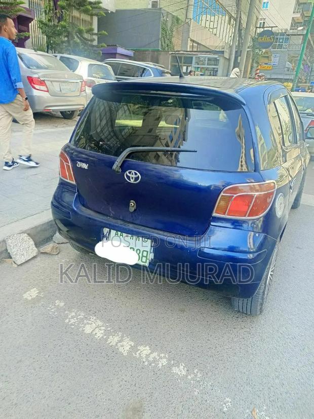 Toyota Vitz 2003 Blue