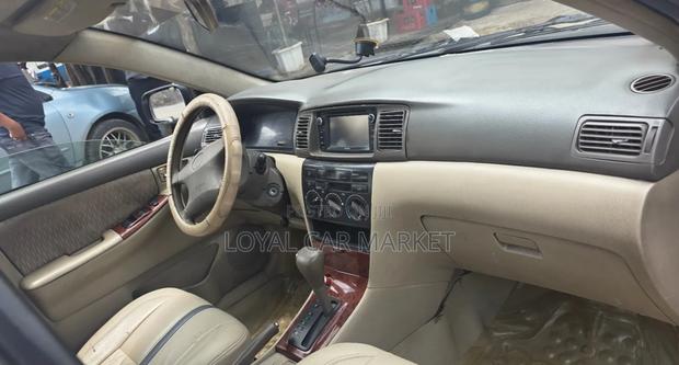 Toyota Corolla 2005 Gold