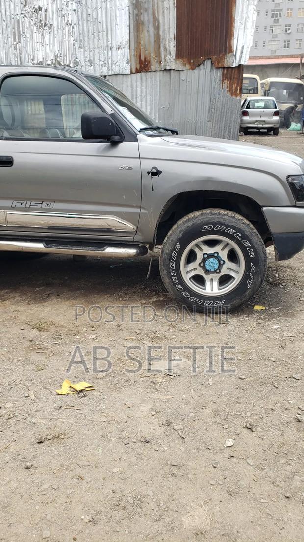 Toyota Hilux 2004 Silver