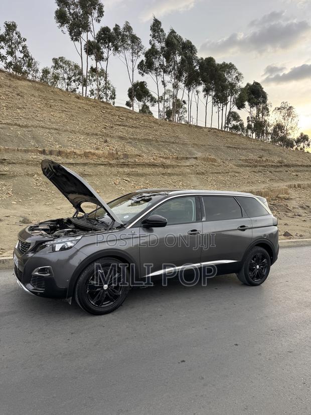 Peugeot 5008 2018 Gray