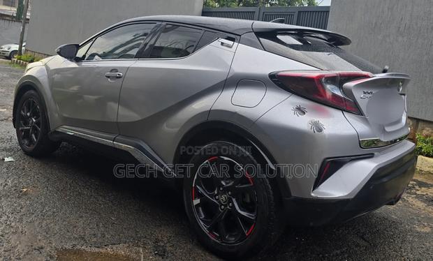 Toyota C-HR 2018 Silver
