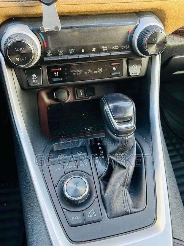 Toyota RAV4 LE FWD 2020 Gray
