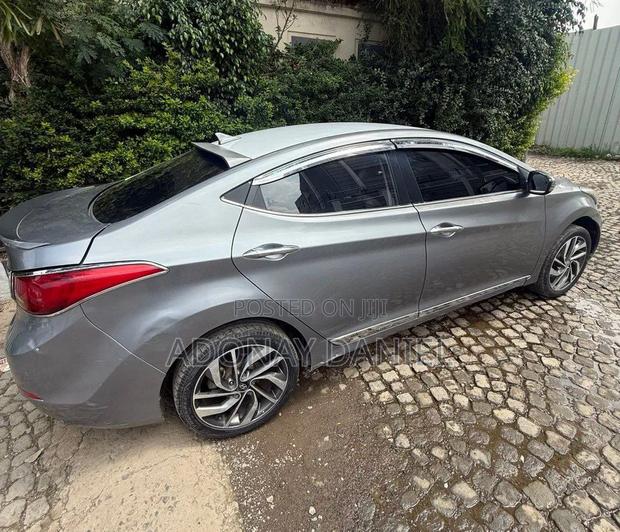 Hyundai Avante 2013 Silver
