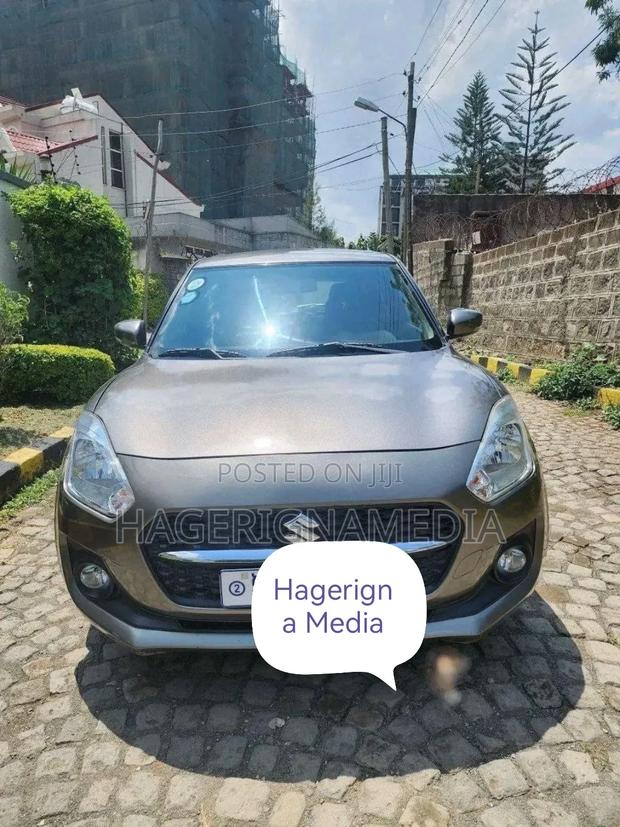 Suzuki Swift 2022 Gray