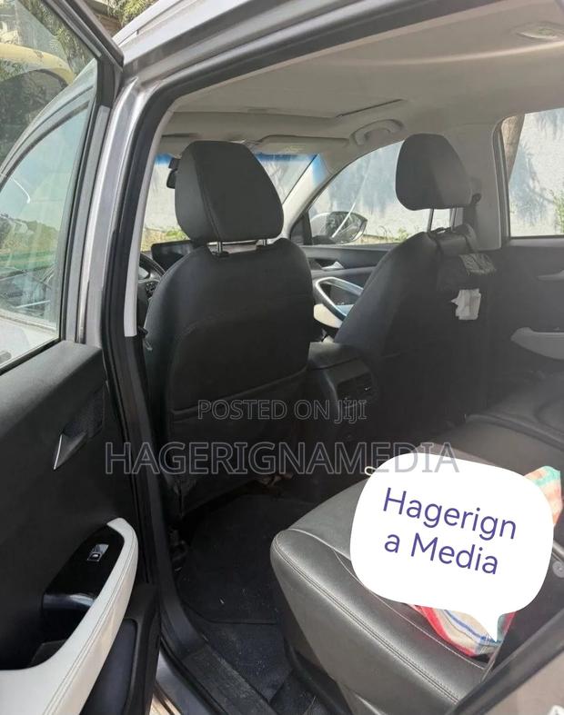 Chevrolet Captiva 2022 Gray