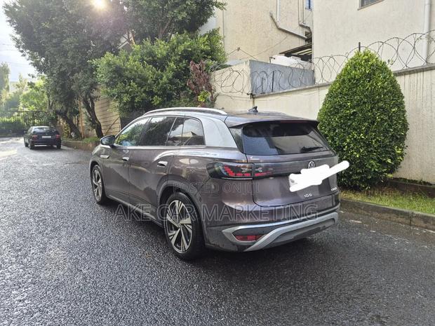 New Volkswagen ID.6 2023 Gray