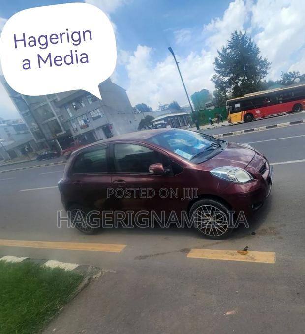 Toyota Yaris 2010 Brown