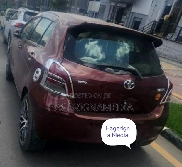 Toyota Yaris 2010 Brown