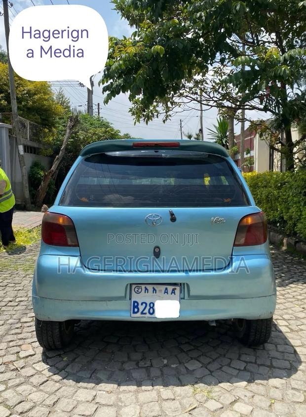 Toyota Vitz 2001 Blue