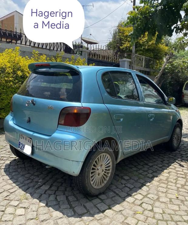Toyota Vitz 2001 Blue